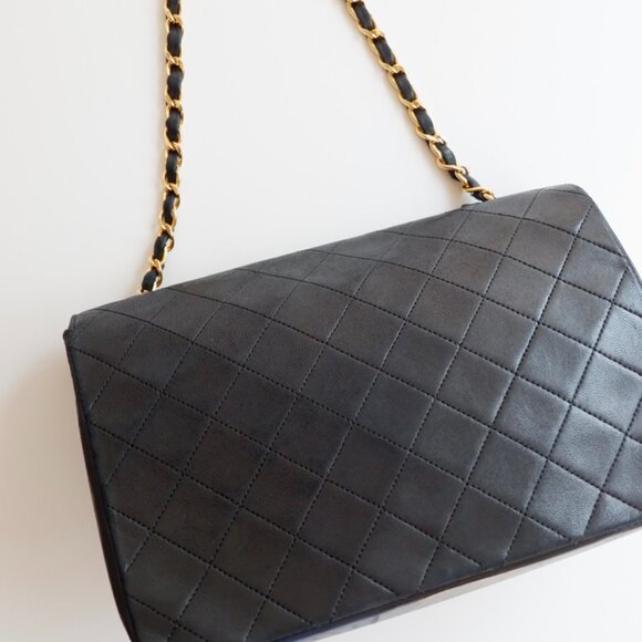 Authentic Preowned Vintage Chanel Black Lambskin Single Flap Bag GHW - Picture 16 of 16